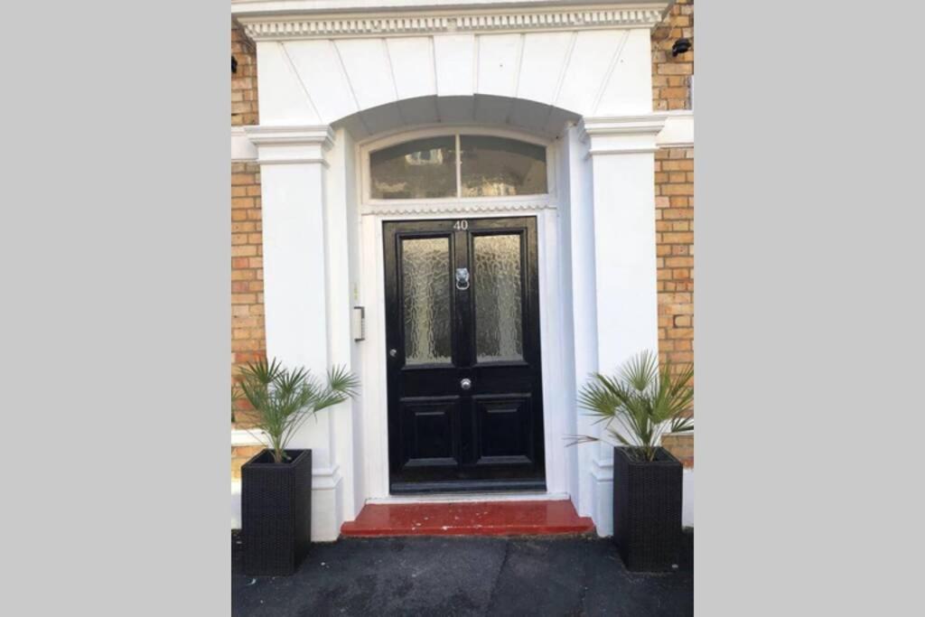 Stylish 2 Bed 2 Bath *Close To Beach And Centre With Parking* Bournemouth Dış mekan fotoğraf